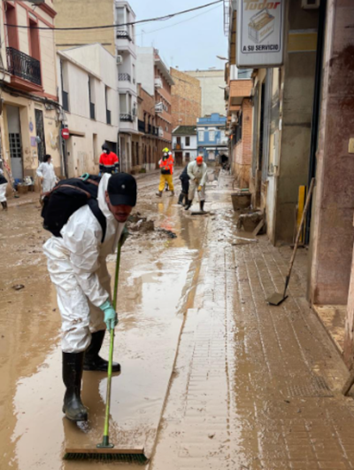 Scenes of Volunteer Activities in Disaster-Affected Areas