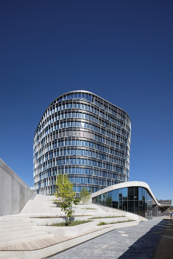 Architecture using Pilkington Suncool™